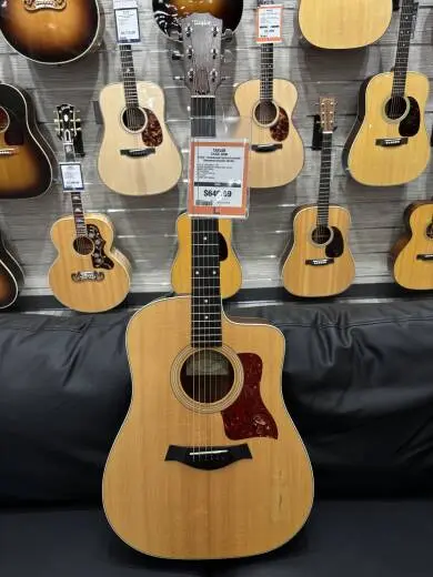 Taylor Guitars - 210CE 2008